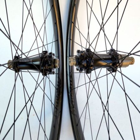 Extralite Aros completos CarboCamber 330 / 950gr,Hyperboost 3