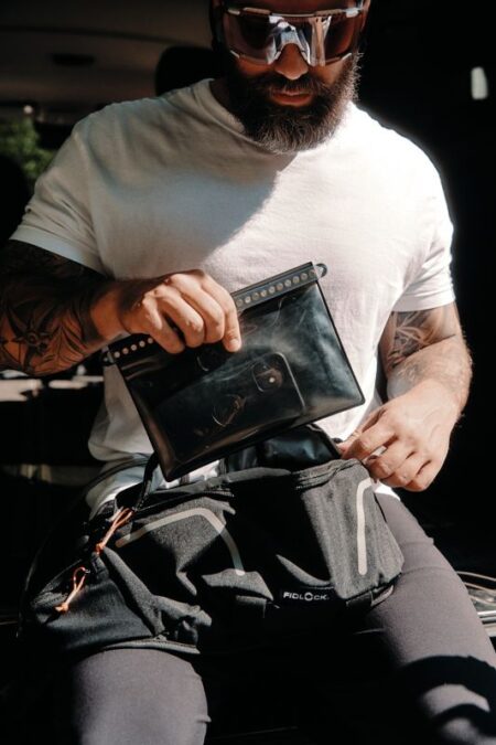 Fidlock - Riñonera - HIP BELT con bolsa de hidratación 1.5L, Negro - HB-30001-P0001(BLK)