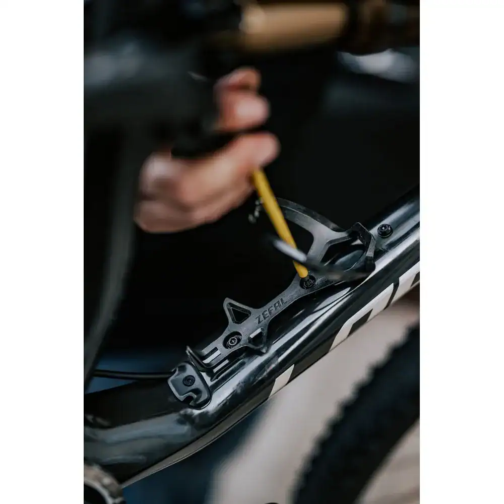 Zéfal - Portabotella - Pulse L2 Carbon, Negro - Imagen 8