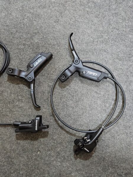 Frenos de bicicleta Sram Level, caliper de 2 pistones, desmontados y nuevos.